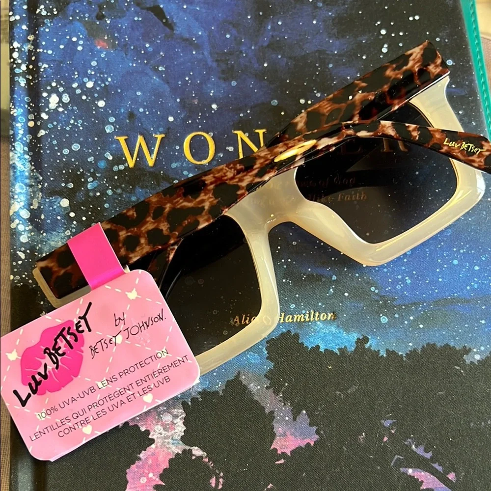 Stylish Cream Sunglasses Betsey Johnson